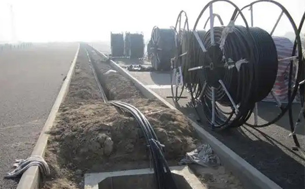 现代通信网络建设指南:东乡光缆施工全流程技术解析与质量控制 现代通信网络建设指南:东乡光缆施工全流程技术解析与质量控制